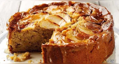 Imagem ilustrativa da notícia: Bolo de maçã com canela: veja como fazer uma versão fofinha e crocante