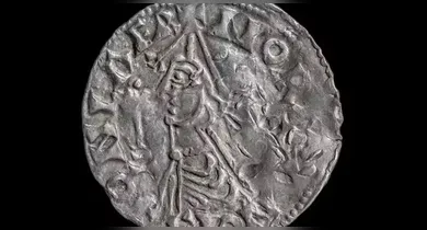 Imagem ilustrativa da notícia: Moeda rara da Era Viking é descoberta em tesouro na Noruega