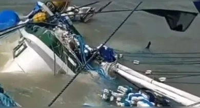 Imagem ilustrativa da notícia: Barco pesqueiro naufraga e quatro são salvos no Pará