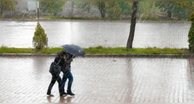 Imagem ilustrativa da notícia: Fim de semana de eleições terá chuva no Centro-Sul e calor no Pará