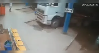 Imagem ilustrativa da notícia: Caminhão se desprende, desce ladeira e invade terminal no Pará