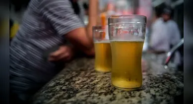 Imagem ilustrativa da notícia: Consumo crônico de álcool e cigarro pode causar cegueira, alertam especialistas