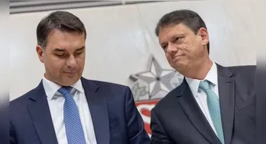 Imagem ilustrativa da notícia: Tarcísio e Flávio publicam fake news para criticar ato pro-Lula