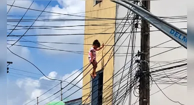 Imagem ilustrativa da notícia: Criança cai de janela e fica presa em fios elétricos em Alagoas