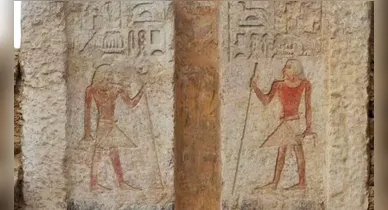 Imagem ilustrativa da notícia: Arqueólogos descobrem porta para 'ligar vivos aos mortos' no Egito