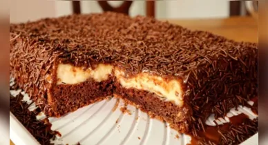 Imagem ilustrativa da notícia: Aprenda a fazer bolo de chocolate que já sai recheado do forno
