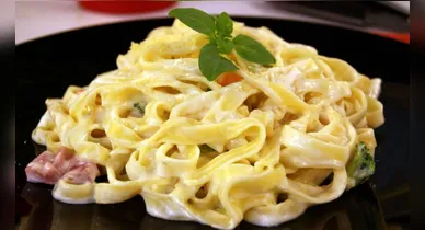 Imagem ilustrativa da notícia: Macarrão à parisiense: receita fácil feita no micro-ondas