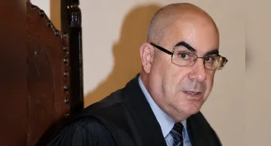 Imagem ilustrativa da notícia: Tribunal cassa aposentadoria de desembargador suspeito de receber propina
