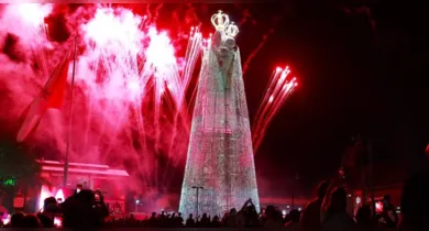 Imagem ilustrativa da notícia: Outubro Rosa: imagens de Nossa Senhora de Nazaré recebem iluminação especial em Belém