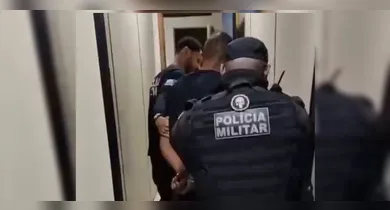 Imagem ilustrativa da notícia: Homem é preso em Flagrante após tentar matar mulher a mordidas no rosto