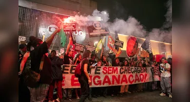 Imagem ilustrativa da notícia: Manifestantes pressionam Globo por checagem ao vivo durante debate