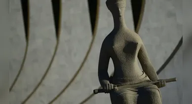 Imagem ilustrativa da notícia: Homem é retirado do STF após tentar entrar dizendo ser "imperador" 