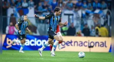 Imagem ilustrativa da notícia: Grêmio vence por 3 a 1, elimina Inter e avança à semifinal da Copa do Brasil