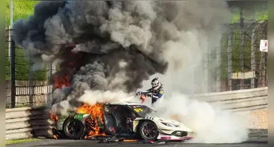 Imagem ilustrativa da notícia: Piloto resgata colega de carro em chamas após acidente na China GT