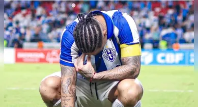 Imagem ilustrativa da notícia: Capitão do Paysandu, Marcinho deixa jogo com dores e será avaliado