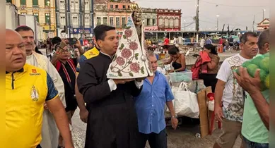 Imagem ilustrativa da notícia: Imagem Peregrina de Nossa Senhora de Nazaré visita feirantes do Ver-o-Peso