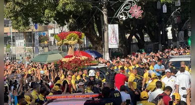 Imagem ilustrativa da notícia: Nossa Senhora de Nazaré recebe homenagens no início do traslado