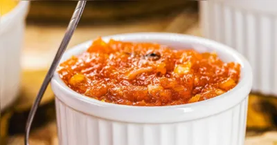 O doce de abóbora com coco é uma sobremesa tradicional, fácil de preparar e que combina com queijo fresco ou meia-cura.