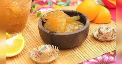 A receita rende um doce com sabor delicado e exige poucos ingredientes.