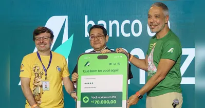 Durante o jantar, o presidente do Banco da Amazônia, Luiz Lessa, foi responsável pelo ato simbólico de entrega do valor arrecadado.