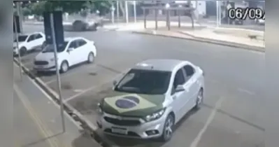 Motociclista colidiu frontalmente com carro de passeio e morreu na hora