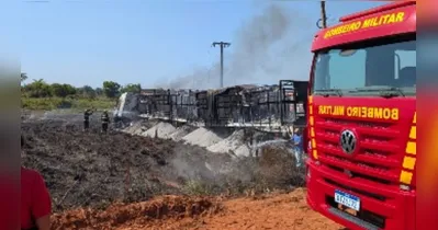 O fogo entre as carretas foi controlado por equipes do Corpo de Bombeiros