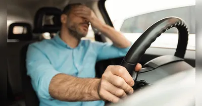 Descubra se carros elétricos podem causar enjoo e entenda os motivos. Dicas para evitar desconforto durante suas viagens!