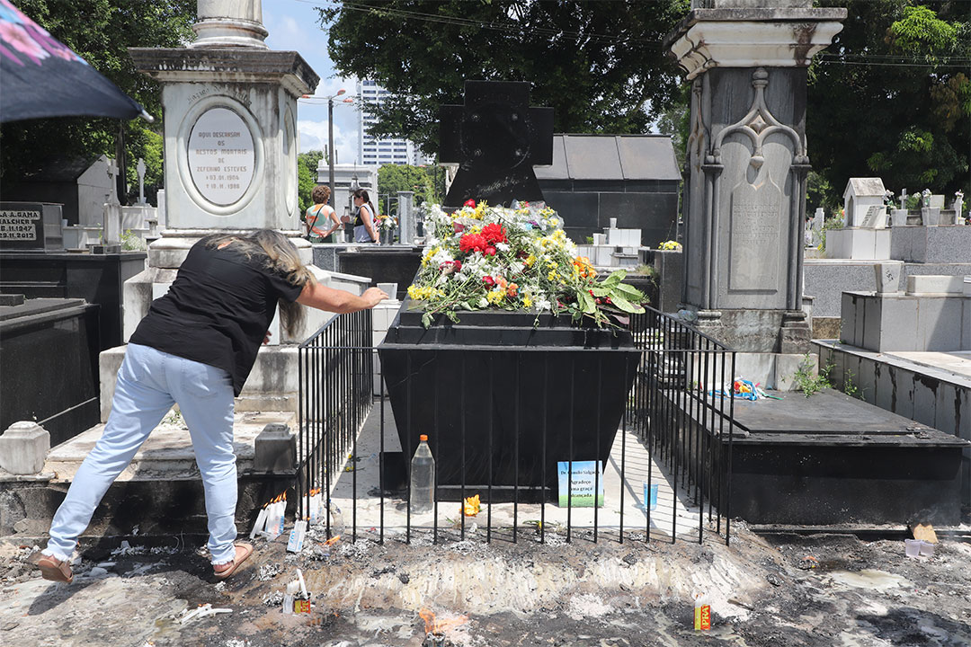 
        
        
            Finados: veja fotos da movimentação nos cemitérios de Belém
        
    