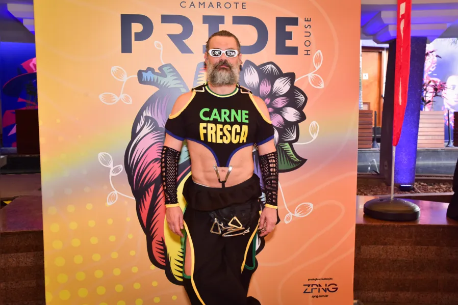 Pabllo, Carmo, Blogueirinha e mais famosos na Parada LGBT+