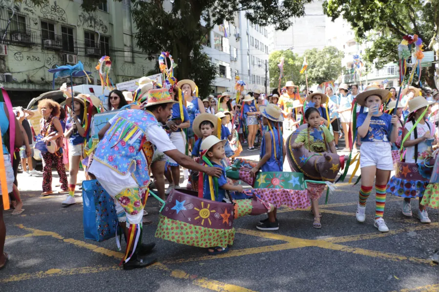 Arrastão do Pavulagem colore o domingo em Belém. Veja fotos