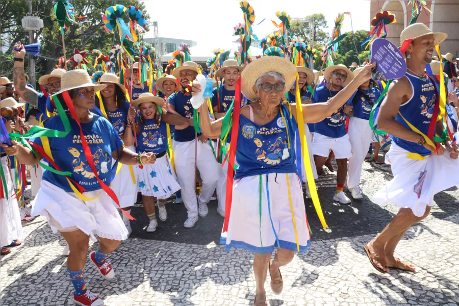 Fotos: veja imagens do terceiro arrastão do Pavulagem 2024