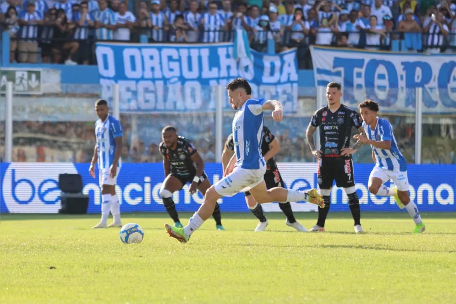 Paysandu sofre gol no fim e tem empate amargo com o Operário