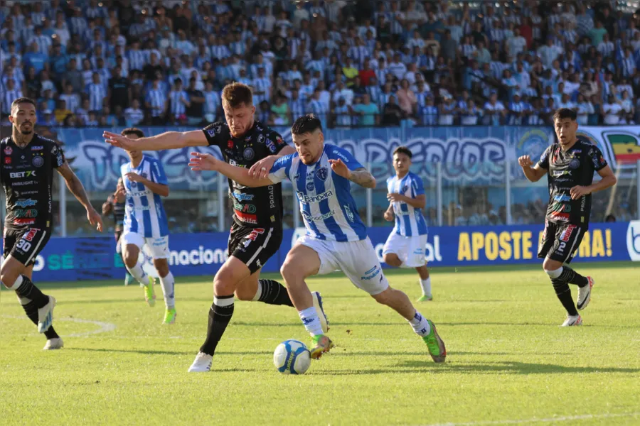 Paysandu sofre gol no fim e tem empate amargo com o Operário