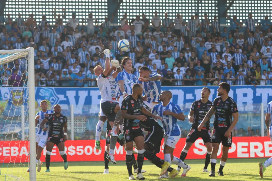 Paysandu sofre gol no fim e tem empate amargo com o Operário