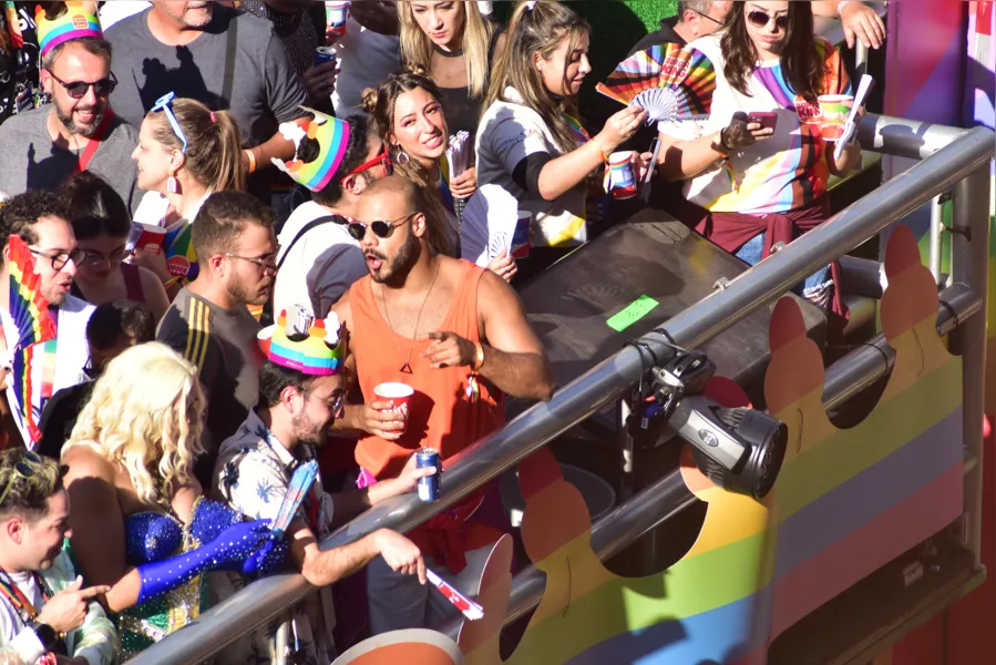 Pabllo, Carmo, Blogueirinha e mais famosos na Parada LGBT+