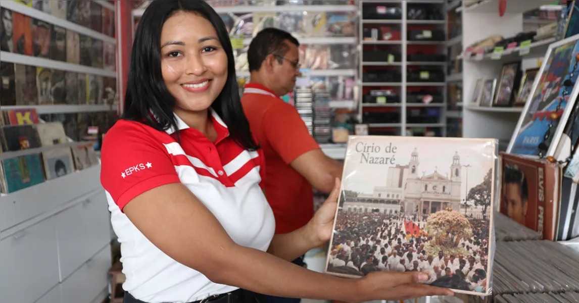 Conheça a loja de vinis que é convite a viagem no tempo