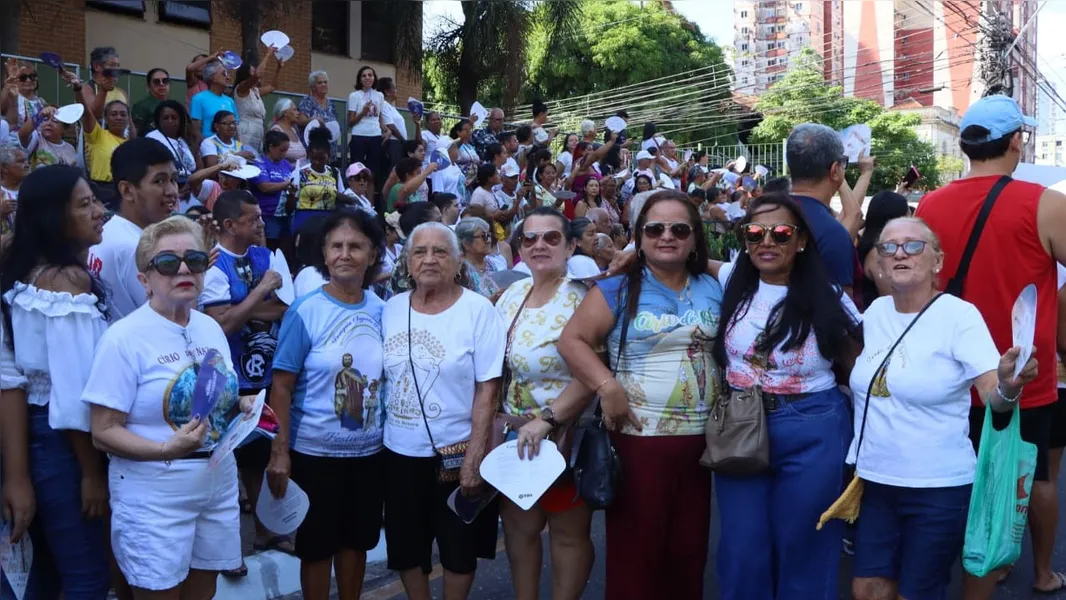 Imagens da homenagem do Grupo RBA à N.S de Nazaré