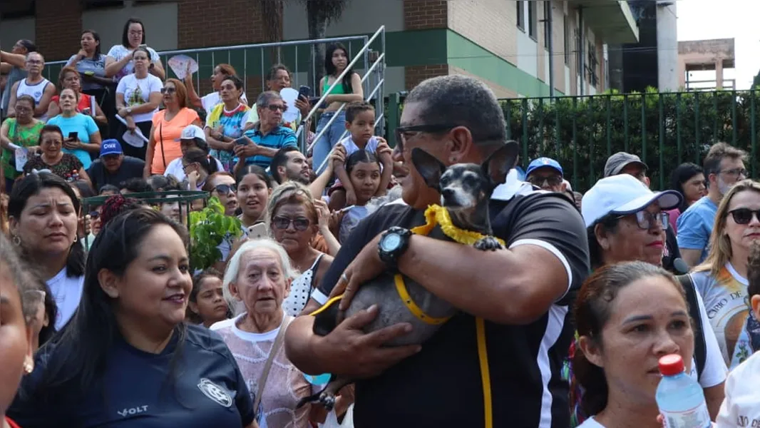 Imagens da homenagem do Grupo RBA à N.S de Nazaré