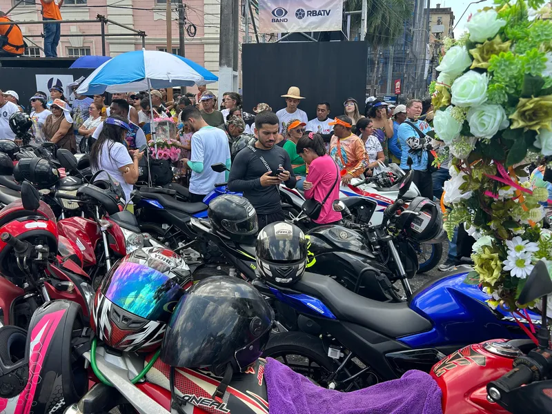 Em motorromaria, devotos homenageiam Nossa Senhora de Nazaré