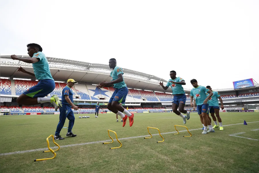 Galeria: confira as fotos do 1º treino da Seleção em Belém