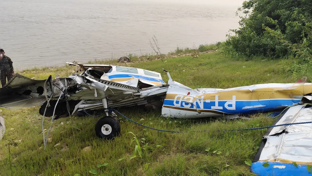 Avião e corpo de piloto são encontrados no rio Tapajós