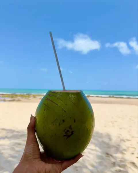 Carol Peixinho curte dia de praia ao lado de Thiaguinho