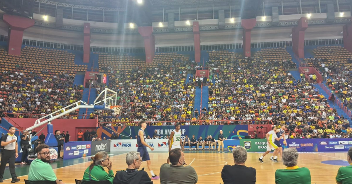 
        
        
            Brasil vence Uruguai para delírio da torcida paraense
        
    