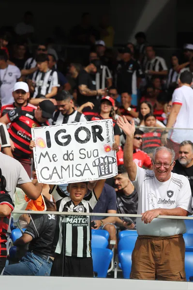 É muita água! Chuva para Flamengo x Botafogo; veja imagens