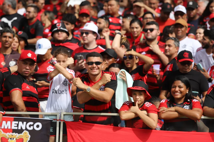 É muita água! Chuva para Flamengo x Botafogo; veja imagens