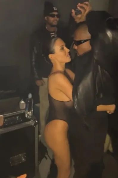 Kanye West e Bianca Censori trocam carícias após Grammy