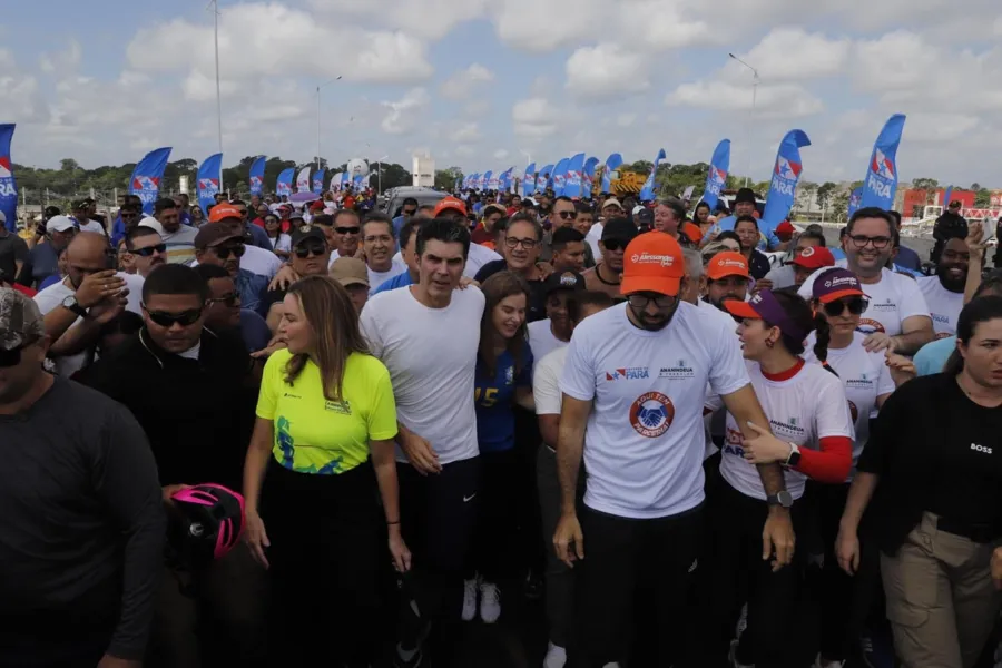 Helder inaugura viaduto e entrega nova avenida Ananin