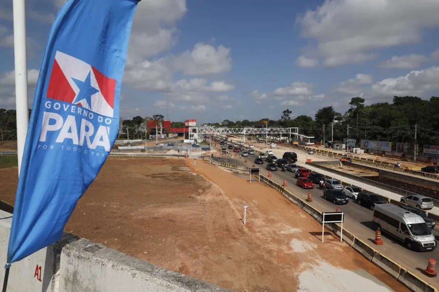 Helder inaugura viaduto e entrega nova avenida Ananin