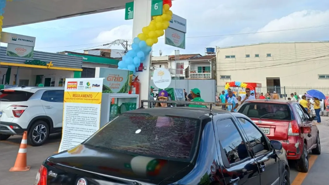 Gasolina e gás mais baratos geram filas enormes em Belém