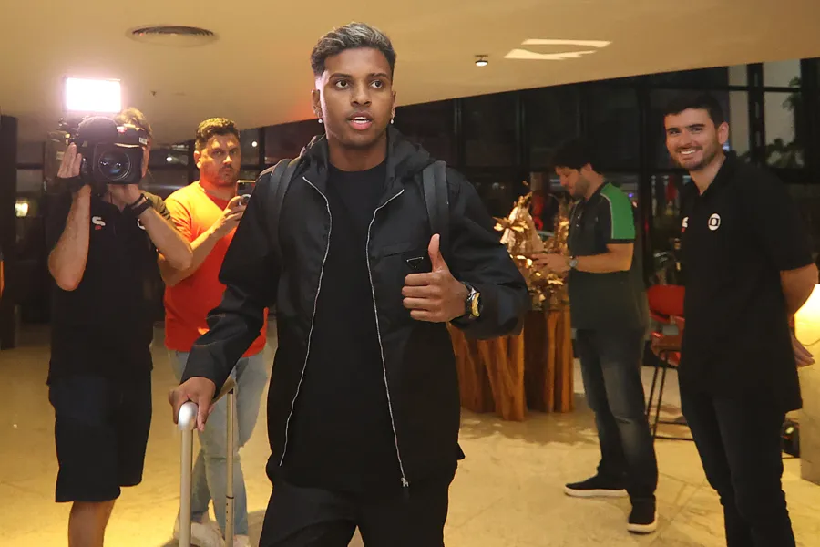 Vídeo: Presidente da CBF, Casemiro e Rodrygo chegam a Belém